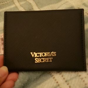 💗NWT. VS tri fold slim wallet w/mirror